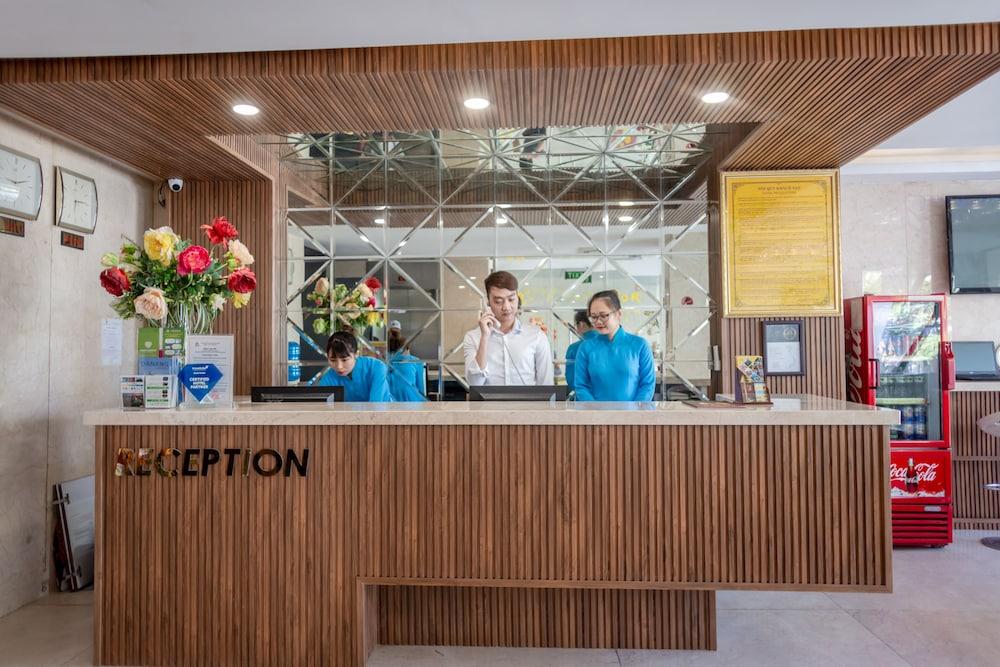 Gold Hotel Da Nang By Haviland Εξωτερικό φωτογραφία