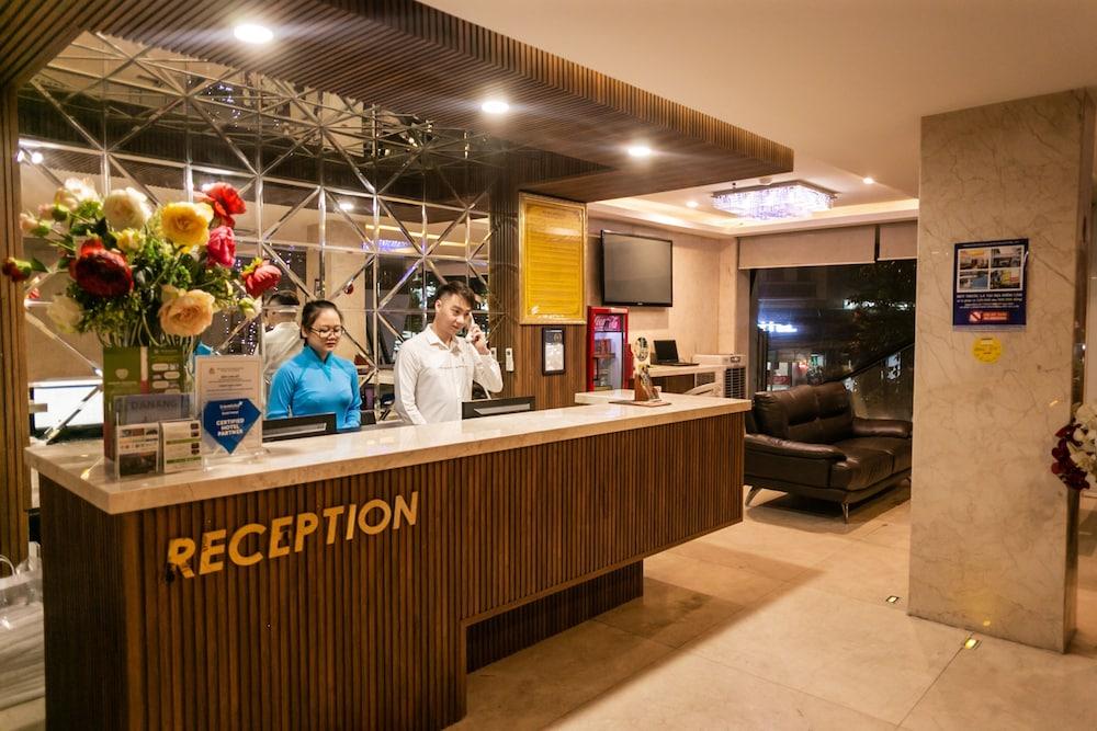 Gold Hotel Da Nang By Haviland Εξωτερικό φωτογραφία