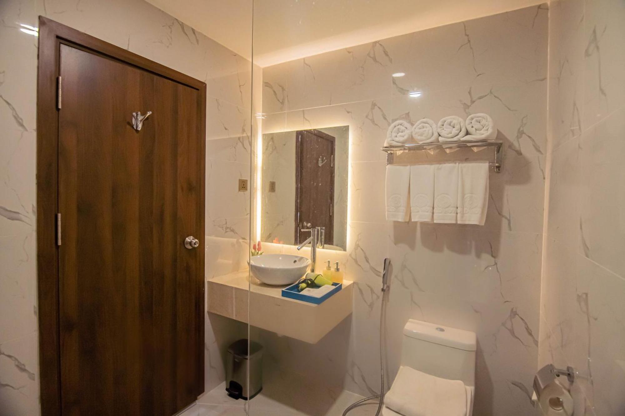Gold Hotel Da Nang By Haviland Εξωτερικό φωτογραφία