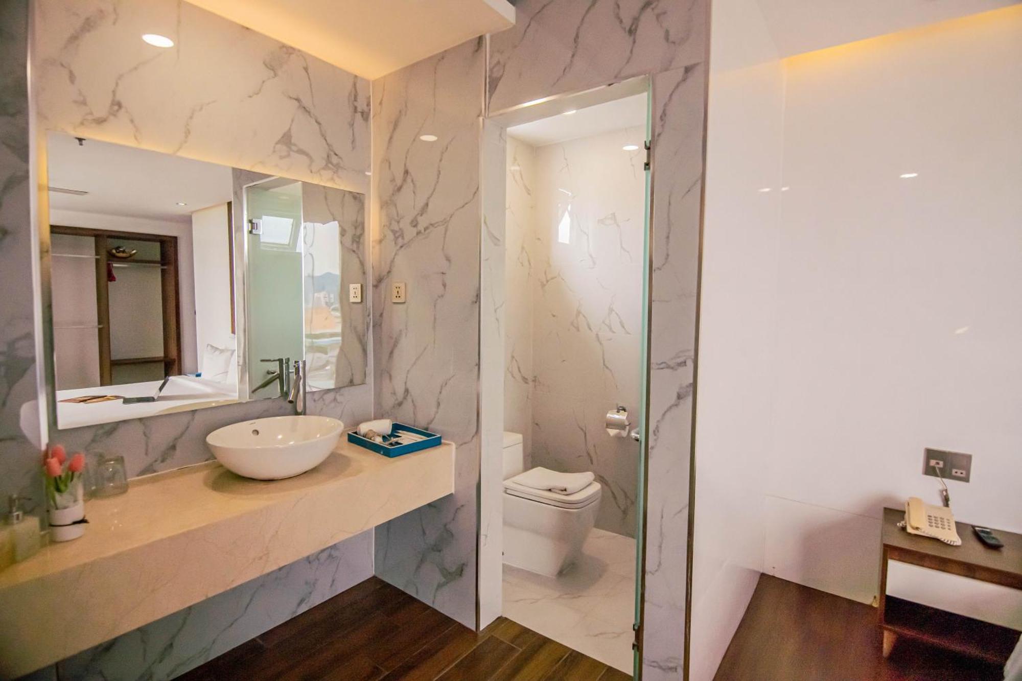 Gold Hotel Da Nang By Haviland Εξωτερικό φωτογραφία