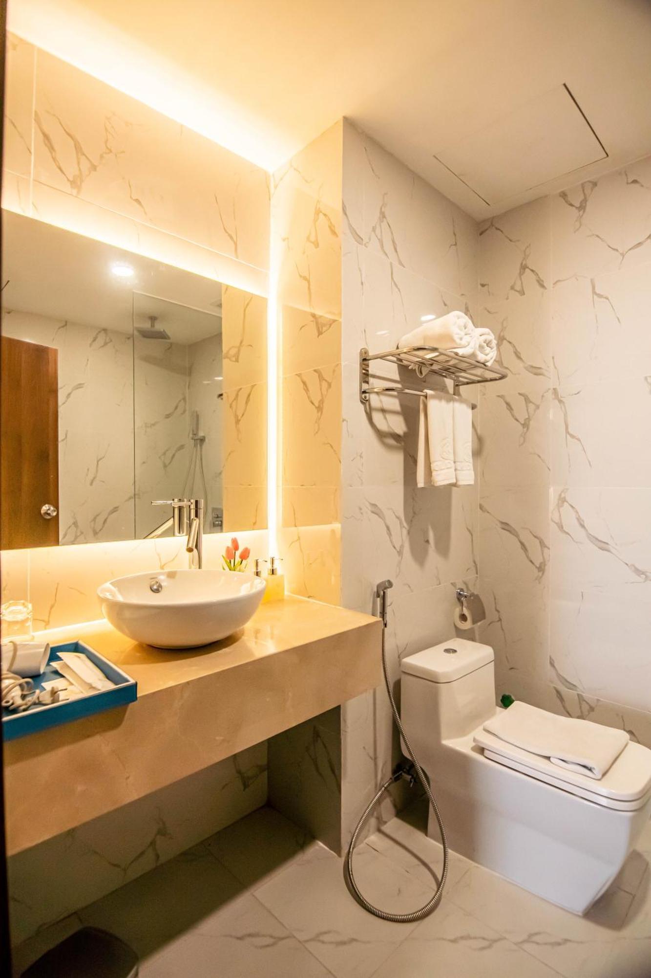 Gold Hotel Da Nang By Haviland Εξωτερικό φωτογραφία